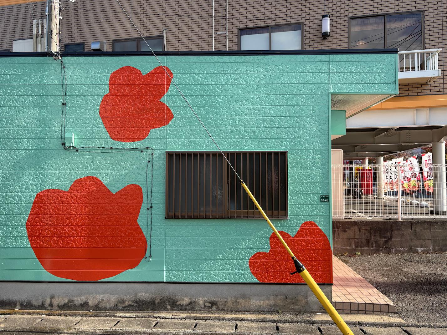 ペットサロン看板(外壁)・壁面サイン(アルミ複合板・インクジェットシート)製作・施工事例4