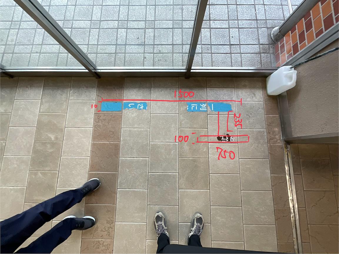 福岡銀行様ATM 姪浜駅(福岡市西区)のフロア誘導案内・フロア誘導シート・床サイン製作・施工事例4