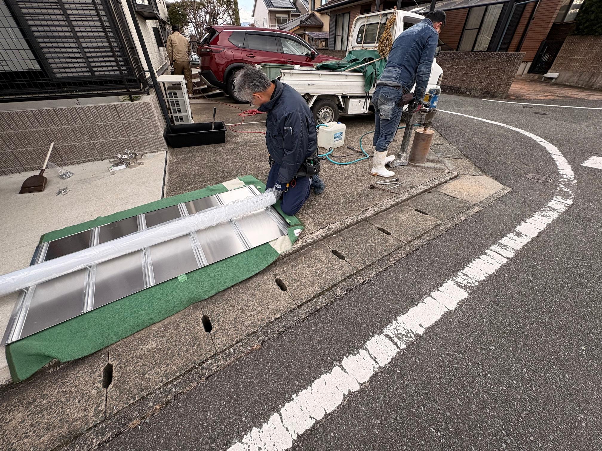 一般社団法人おとわ様(福岡県春日市)の店舗屋外ポール看板製作・施工事例3