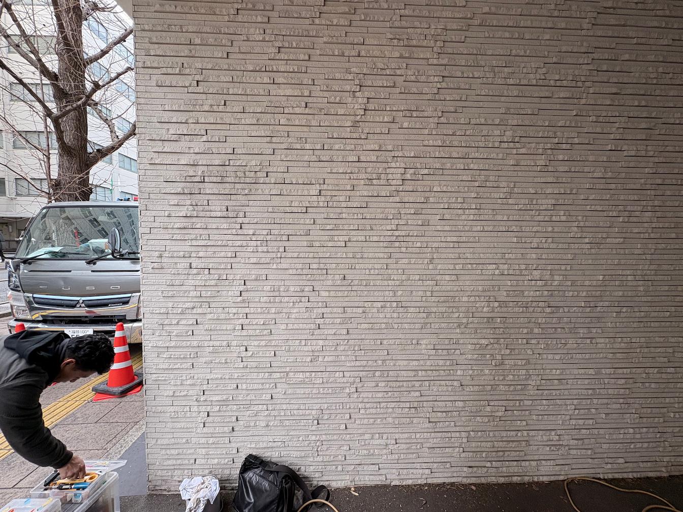 KOKO HOTEL 博多新幹線口様(福岡市博多区)のホテル壁面サイン・ステンレス切文字看板製作・施工事例3