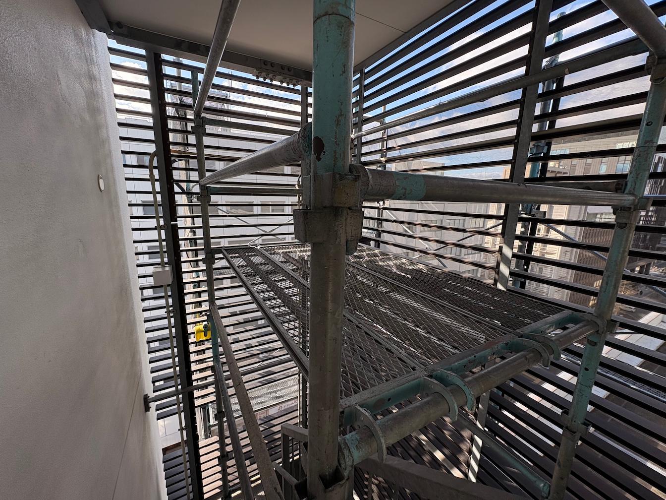 KOKO HOTEL 博多新幹線口様(福岡市博多区)のホテル屋上看板・LED内照式・FFシート展張シート貼り製作・施工事例4