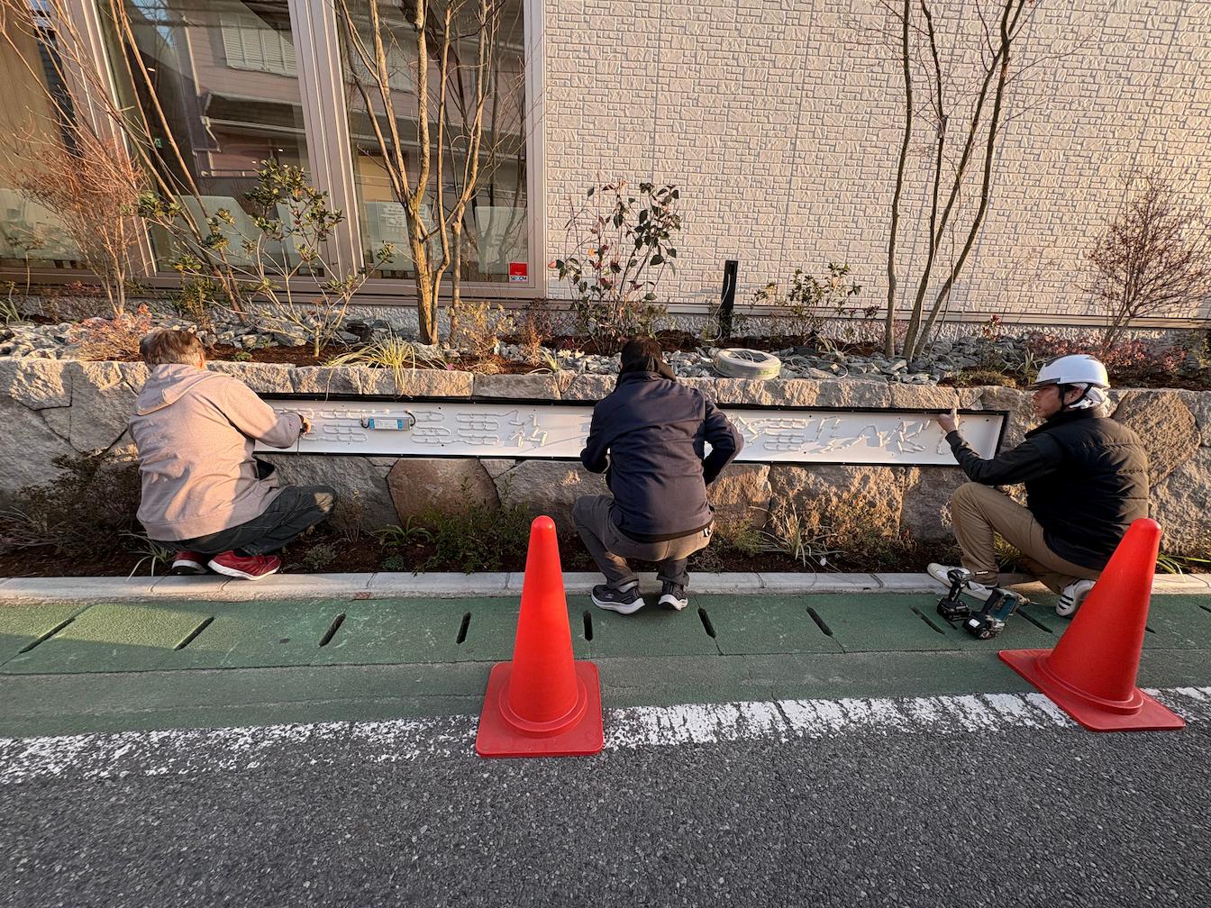 病院石垣看板・屋外サイン・LED 内照ステンレスBOX製作｜フクオカシルク3