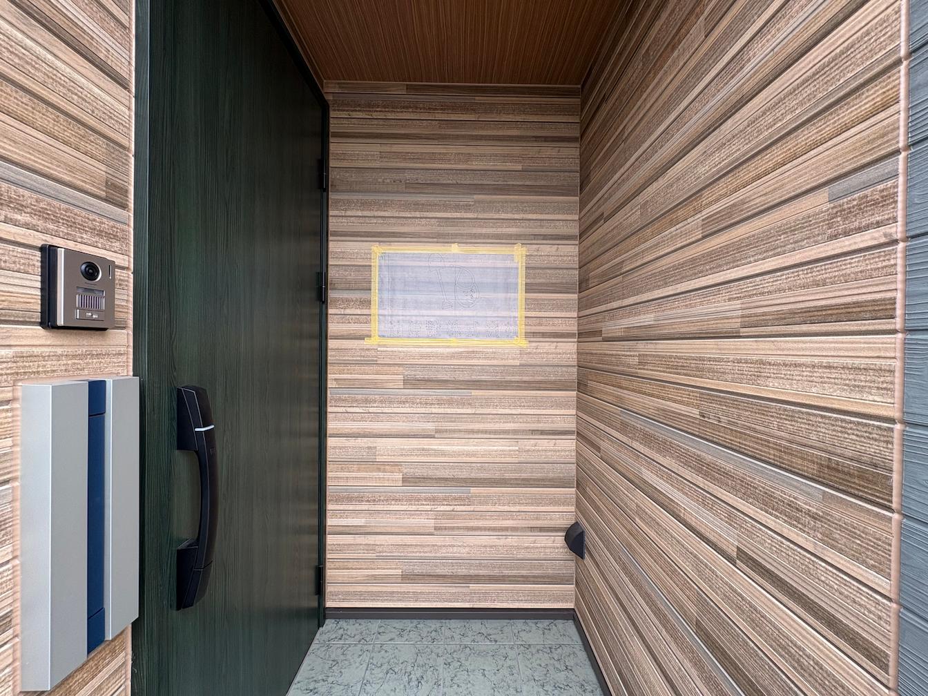 佐賀県佐賀市の「辻建設株式会社」様より、社屋外壁へ設置する社名壁面サイン・ステンレス切文字の製作・施工をご依頼いただきました。3