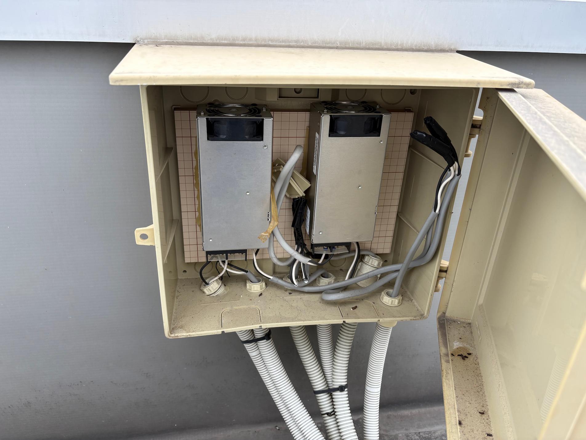 病院看板・LED内照式・ステンレス箱文字安全点検｜フクオカシルク4