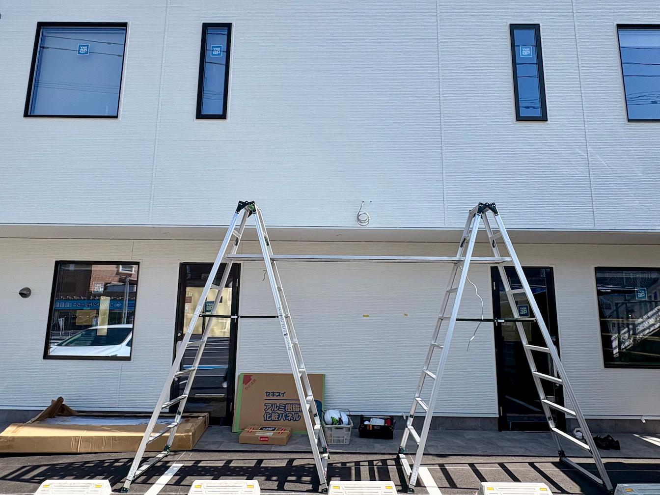 北九州市八幡西区の「Gypso」様の、美容室壁面サイン・サロン看板のLED内照式FFシート貼り製作・施工をさせていただきました。4
