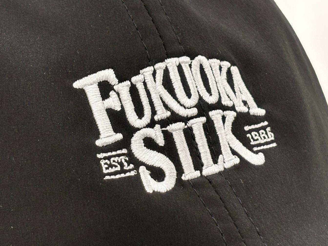 弊社オリジナルロゴを刺繍データへ変換し、キャップへ刺繍加工を行いました。3